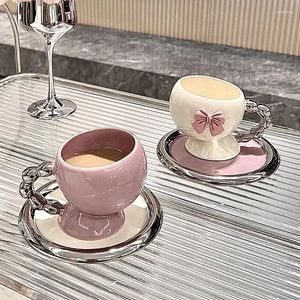 Tazze inglesi in argento bianco in ceramica bianca tazza di piattino a tazza per perle manico per tavolo da tè a fila latte