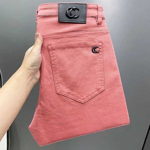 Męskie spodnie 2024 NOWOŚĆ ŚMISNYCH LUXU LUXU Różowy Wysokiej jakości prosta marka mody swobodne wszechstronne bawełniane dżinsy Q240429
