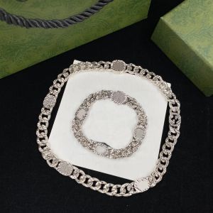 Designer Edelstahl Halskettenkette Choker für Unisex -Buchstaben Armbänder Goldkette Lieferung hochwertiger Halsketten Schmuck Halsketten