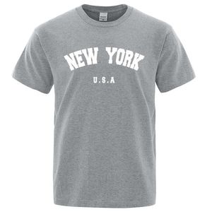 メンズTシャツU.S.A New York USA City STRTプリントメン用のTシャツをゆるめる特大のTシャツファッション