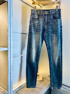 Herren Jeans gegen Designerhosen Leichter Luxus und modische Frühlingsblumenhose Amerikanische Retro Schwerindustrie L VVV gewaschenen alten Druckspeisen