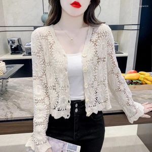 Frauenblusen hohl aus Häkeln kurze Spitzenhemden Frauen koreanischer Stil süße Sommer-Strickjacke Ladies Mädchen Langarm V-Ausschnitt Beige White