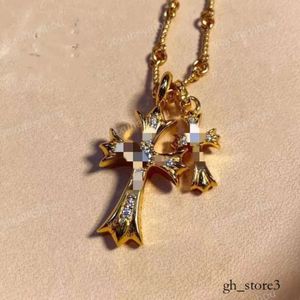 Collana designer di gioielli Double Cross CH CACCLACA CHE AMERICAN LIGHT DESIGN LUGO DI LUGO DI LUGO DI ALTO SENSE CATERA UNA CROMO CROME CACCOLA NACCHLAZZA 778