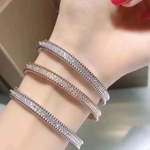 Van Cl AP Classic Fanjia One Row Diamond Bracelet v Gold Alted 18 Классические универсальные толстые 18 -километровые узкие двухсторонние бусины Full Sky Star