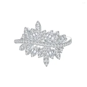 Klusterringar fashionabla ljus lyxmikrouppsättning med diamantblad 925 silverring kvinnlig personliga europeiska och amerikanska smycken