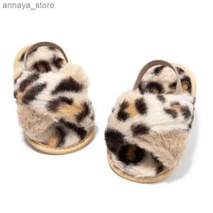 Sandalen Baywell Baby Girls Leopard Plüsch Sandalen künstliches Fell gleitende Sandalen Neugeborene Nicht-Schieberschuhe Innen- und Außenbaby Schiebschuhe 0-18ml240429