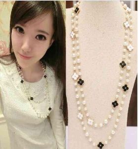 Korean Versatile Fashion Clover Pearl Crystal Accessories Exaggerated Decoration Jewelry Long Sweater Necklace9619496