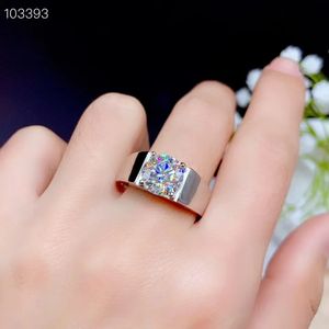 Mens Ring 간단한 분위기 최신 디자인 925 스털링 실버 화이트 보석 컬러 높은 경도 240424