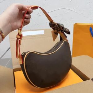 2024 Hot Women Peas Pochette Bag Luxurys Designer Loop Bags Paris Brand Flower Printed Pouch Crossbody Handbags Lady Leather Half Moon Underarm Shoulder Handbag