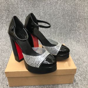 Sexig design vatten diamant miss mj strass skor kvinnor höga klackar sandaler party klänning bröllop lady svart mocka sandalier eu35-42 med låddammväska