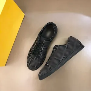 Mode män designer sneakers skor full bokstav tryckt designer tränare streetwear snör