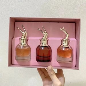 Fragrâncias de perfume para feminino de perfume Spray Lady perna Fragrância A pares por escândalos noturnos 3*30 ml Vaporisateur Caixa de presente de spray natural com duração de entrega rápida