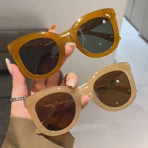 Sunglasses Oversized Butterfly Cat Eye New Trendy Fashion Female Lady Shades Colorful Popular Brand Designer Eyewear for Women H240429