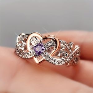 Anello di anniversario di Sapphire Purple a forma di cuore-Design bicolore, lussuosa fede nuziale di fidanzamento femminile, perfetta per celebrazioni speciali