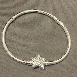 Oryginalna bransoletka łańcuchowa Sille Star Sterling srebrna gwiazda klamry węża odpowiednia na Walentynki, modny temperament Bransoletka Bransoletka 599639C01