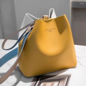 Сумки на плече 2024 PU кожаные сумочки Женщины ковша дизайнер Женская мода Большая мощность желтый поперечный кузов мессенджер