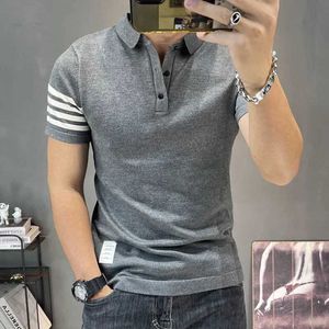 Męskie koszulki z kołnierzem TEE TEE Stylowe 2024 Ubrania estetyczne XL TOP GYM Modna odzież Modna Stripe Polo Mens T-shirt Podstawowy J240429