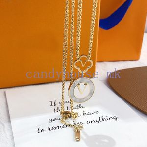 Lyxdesigner Fashion Necklace Märke Flower Letter Pendant Choker Chain 18K Guldpläterad kristallpärlhalsband för kvinnor Bröllopsmycken gåva