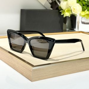 Designer Sonnenbrille für Männer Frauen 657 Sommer Fashion Cateye Square Avantgarde UV400 Brillenstil Anti-Ultraviolett Popularität Full-Frame-Brille zufällige Box