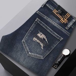 und Herbst Winter European Jeans Herren schlanker fit gerade Ärmeln Elastizität Casual Vielseitige, bestickte lange Hosen dicker Stil