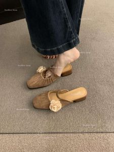 Сандалии каблуков для женщин толстые бату наполовину тапочки для ношения женщин за пределами 2024 года весна/лето новые китайские замше