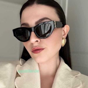 Классический бренд Retro Yoisill Sunglasses Park Choi Rose Соответствует солнцезащитные очки.