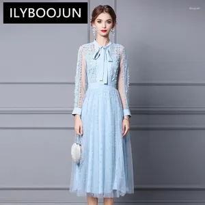 Casual Dresses Ilyboojun Fashion Runway Designer Women's Round Neck Bow Tie Långärmning Vintage Tulle Slim-Fit Stängd midja spetsklänning