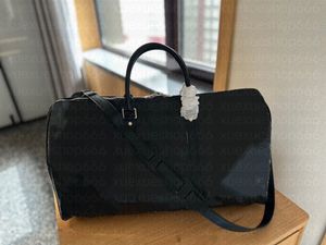 Сумки для брендов роскошных брендов Мужские сумки Duffel Black Letter 40 45 50 Keepall Totes Lager Sumbams Классические брендные сумки для склад