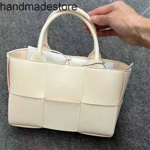 حقيبة يد فينيتابوتجس حمل Arco Handbag Mini المنسوج