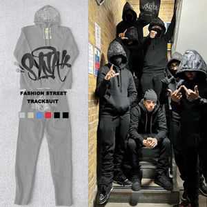 مسارات الرجال Syna World Y2K High Strt Black Tracksuits Tops Pants مجموعة الأزياء synaworld الهيب هوب الرجال نساء سراويل من النوع الثقيل من النوع الثقيل T240428