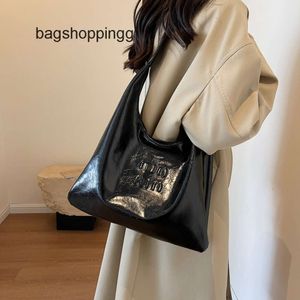 Designer bag tote bag Large Capacity Handheld Fashion Bag Women Work Tote Bag Oil Leather Simple Shoulder Underarm Bag mui bag K1WT