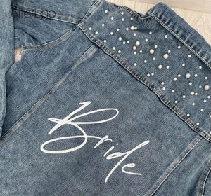 Jaqueta de jeans de noiva personalizada pérola sra. Bachelorette Jean Jean Hen Party Gift Day Day Outerwearwear Damas de honra Casacos personalizados 240416