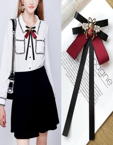 Mulher Big Bee Bowtie Fashion Pretty Butterfly Bowknot Bow TIR POLOTER CRAVAT PIN LAPEL PARA FESTO CEDIMENTOS COLLEGE1536491