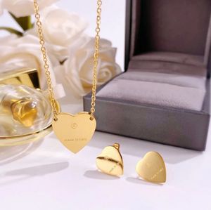 Designer High Quality Fashion Jewelry Women Lady Titanium Steel Plated Gold Earrings Necklaces Sets with G Letter Heart Pendant