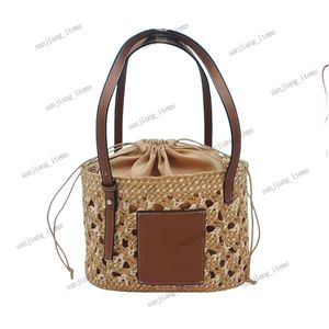 Triangle Straw Wicker Crossbody axelväskor dragskon Fanny Pack virkade plånböcker av hög kvalitet 2024 Kvinnor Summervävd modedesigner hobo bambu korgar påse påse