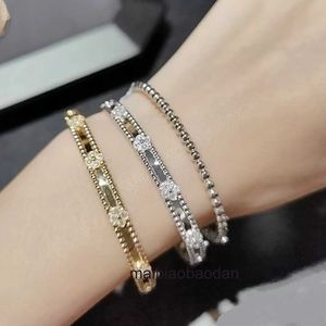 Дизайнер оригинальный 1to1 Vancllf Luxury Jewelry High версия Круглый края Bead Edge с V золотом, покрытым 18 тыс. Модная и персонализированная пара легкая роскошная ниша