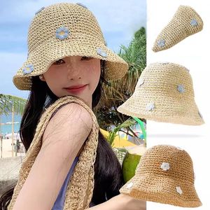 Koreańska słodka słomka kapelusz damska 2024 Bohemian Summer Travel Suncreen Edition Showcase Twarz Mała Japonia Cute Burcket Hat 240428