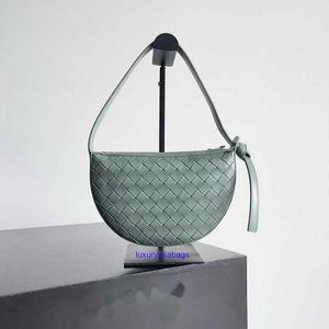 Bolsa de ombro Mini Sunrise Bolsa de Bolsa de ombro do Sunrise Botegaveneta Mini Intrecciato Saco de ombro de couro com um nó Um compartimento principal bolso plano interno A05Q