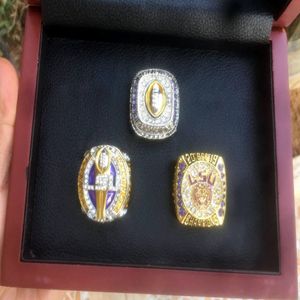 3pcs LSU 2019 Tiger S Orgeron National Championship Championship Ring с деревянной коробкой Sport Souvenir Men Fan Fan Gift 2020 Оптовые 266