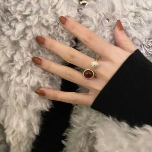 Populär överraskningsring och smycken för gåvor Röd ring kvinnors lyx unik design utsökt finger högt med vanlig cleefly