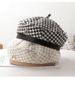 Designer Berets Women Letter Luxury Grid Hat Beret Lady Outdoor Cap Travel Warm Winterproof Semester på Windproect Semester Caps5082397