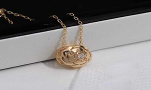 Fashion Hollowed Out Camellia Necklace Women039s Luxury Temperament Rose S925 Sterling Silver Brand Jewelry Fairy Exquisite Par2203259