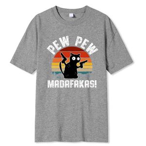 Erkek Tişörtler Pew Maakas Bebek Kara Kedi İki Silahlı Tshirts Erkek Moda Pamuk Tişörtleri Yaz Gevşek T Giysileri Nefes Alabilir Yumuşak Üstler Y240429