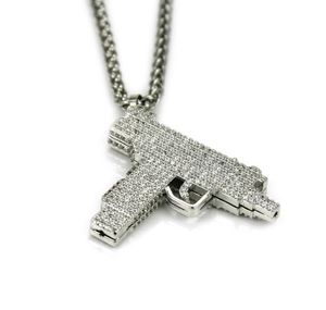 Pingente de moda de metrô submacheado gelado fora Crystal Goldsilver Charm Colar Jóias de Hip Hop Cuba039s Colar Punk8345568