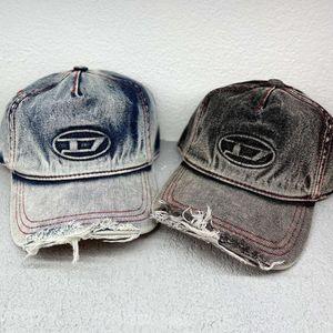 Designer Vintage Baseball Caps Hat Snapback Hats Men Worn-out Holes on the Street Denim Baseball Women with of Couple Fashion Label Embroidered Duckbill Cap Summer