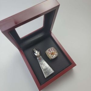 0RRQ -Bandringe 2023 Kansas Chieftain -Meisterschaftsring mit 10 cm Super Bowl Trophy Inschrift Set