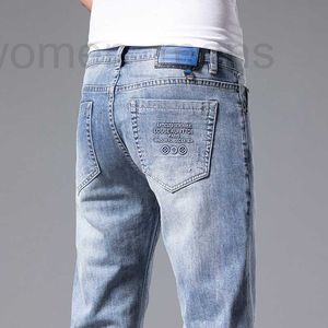 Мужские джинсы дизайнер Slim Fit Straight Negs Casual Banns 2023 Летний модный бренд универсальный 7m1t