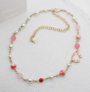 2024 Luxusqualität Charme Choker Anhänger Halskette mit rosa Farbe und weiße Schalenperlen in 18 Karat Gold plattiert haben Stampbox PS3541B