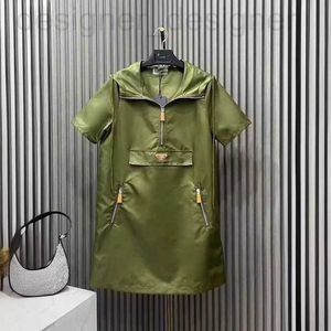 Basic Casual Kleider Designer-Marke 24 Frühling/Sommer Halbzipper Draw String Kapuze-Logo Dekoration Hochtütige A-Line Kurzschlämung Pullover Kleid für Frauen WU52