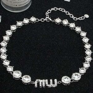 Pulseira de luxo miU grande e irmã mais nova classe de alta classe de alta classe de diamante colarinho de colar de estação de estação acessórios de colar